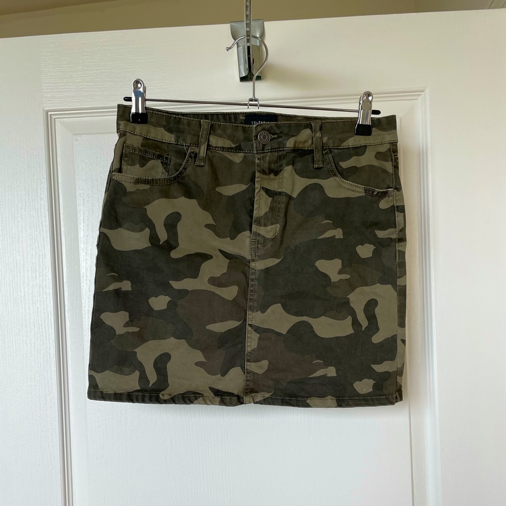 Camo mini skirt
